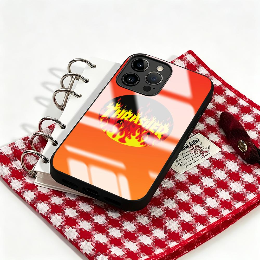 ブランドTHRASHER iPhone 17 16 15 1 - Screen Protector Film のレビューと価格
